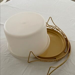 Vintage Tupperware White and Gold Carrier